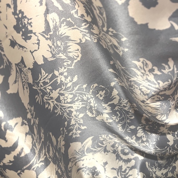 Reformation Frankie Silk Porcelain Blue and White Floral Dress - Picture 5 of 9